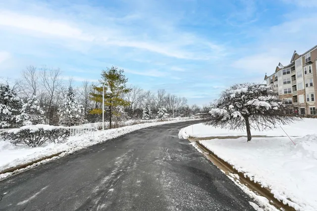 $235,500 | 6995 South Riverwood Boulevard, Unit 210, Franklin, WI 53132