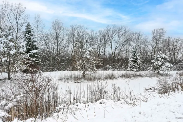 $235,500 | 6995 South Riverwood Boulevard, Unit 210, Franklin, WI 53132