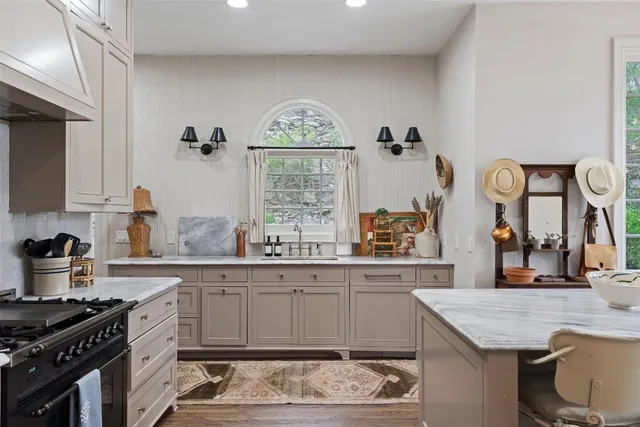 $1,749,000 | 6203 Ledge Mountain Drive, Austin, TX 78731