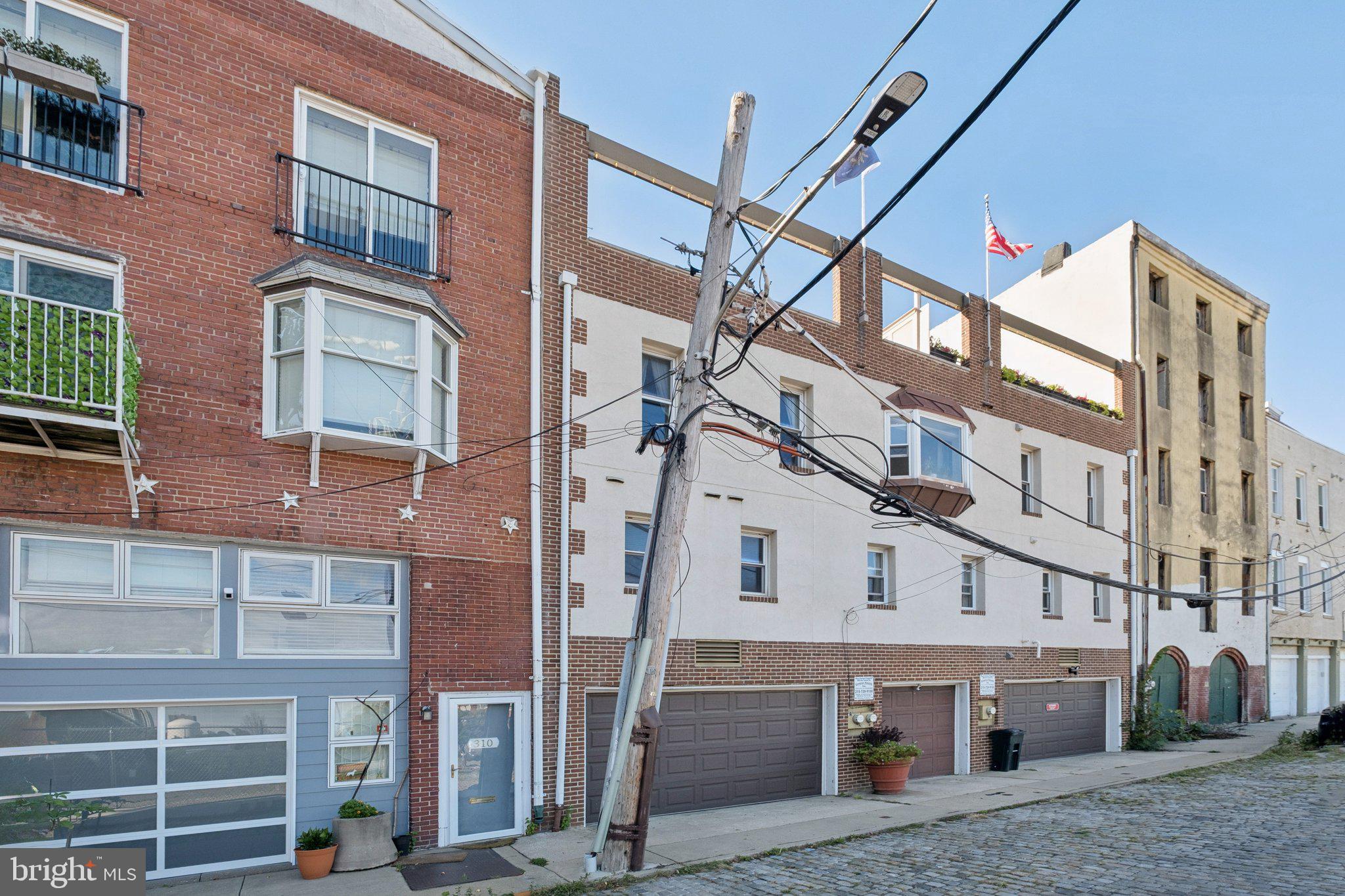 315 North Front Street, Unit 315 Philadelphia, PA 19106 - Photo 2 of 39 a view of a large white building