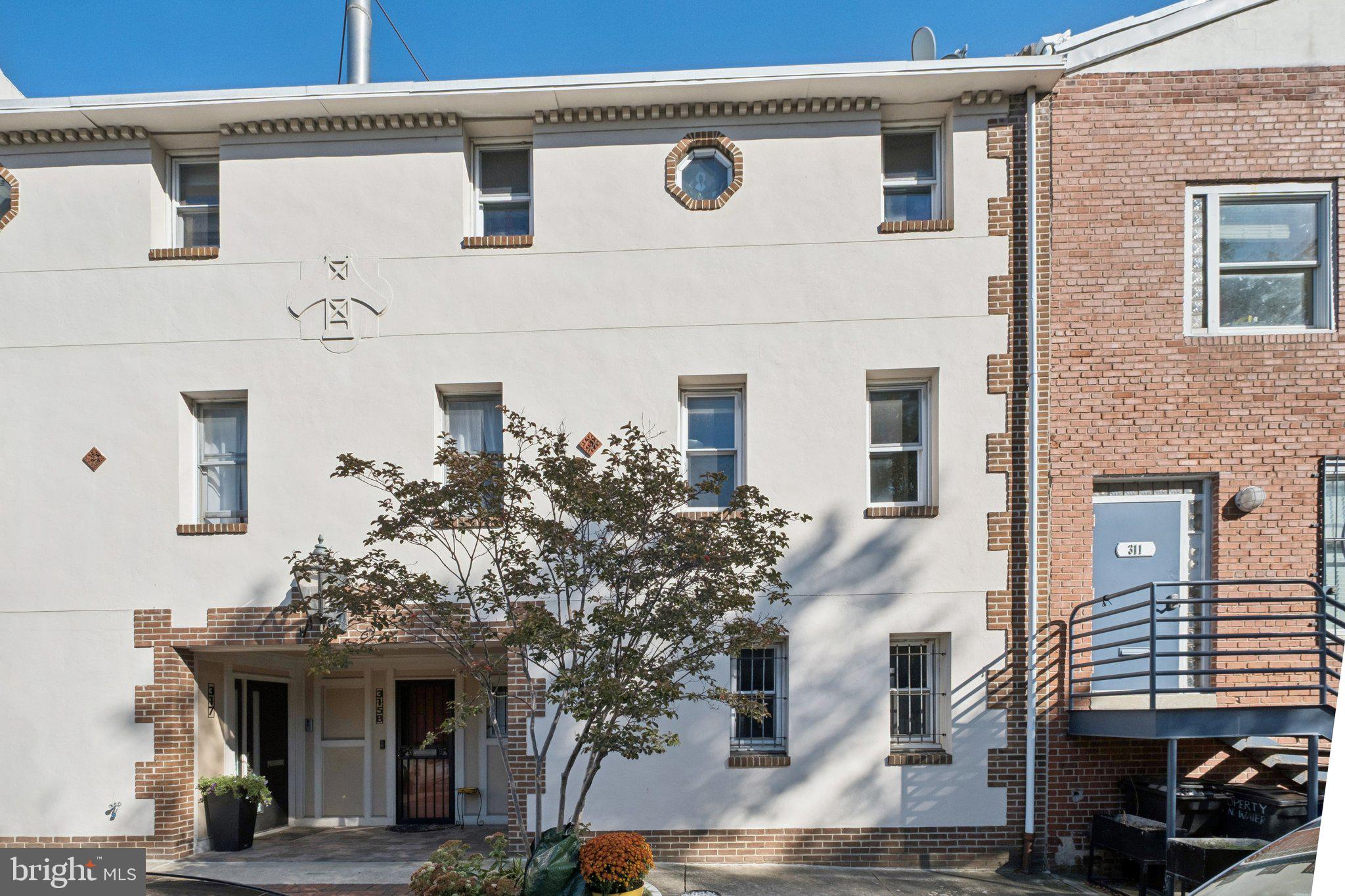 315 North Front Street, Unit 315 Philadelphia, PA 19106 - Photo 22 of 39 a front view of a building
