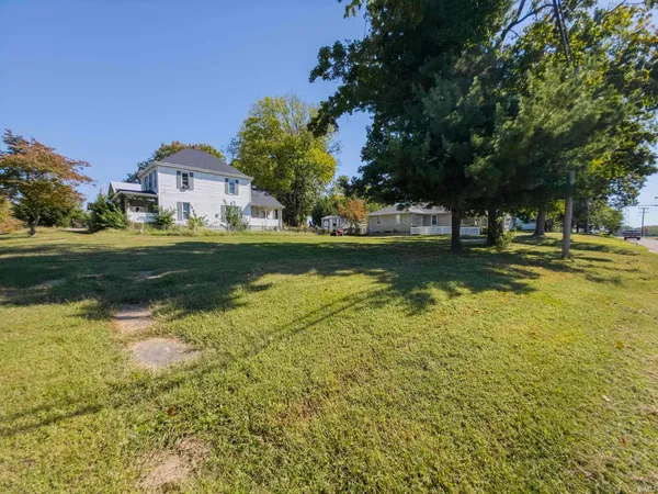 $7,999 | 131 West 2nd Street, Mount Carmel, IL 62863