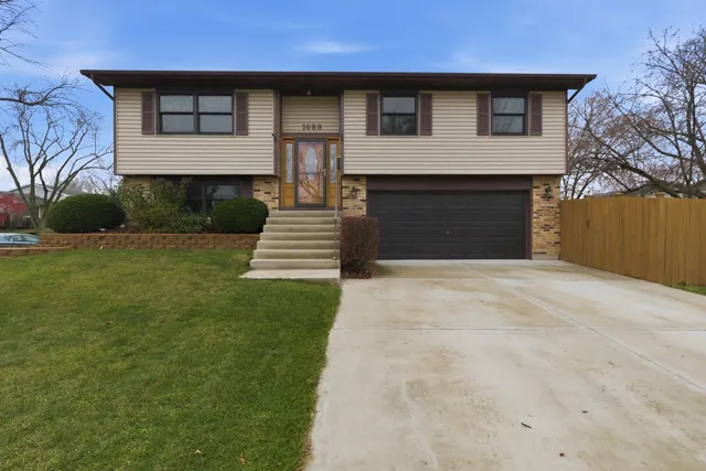 $379,900 | 1688 President Street, Glendale Heights, IL 60139
