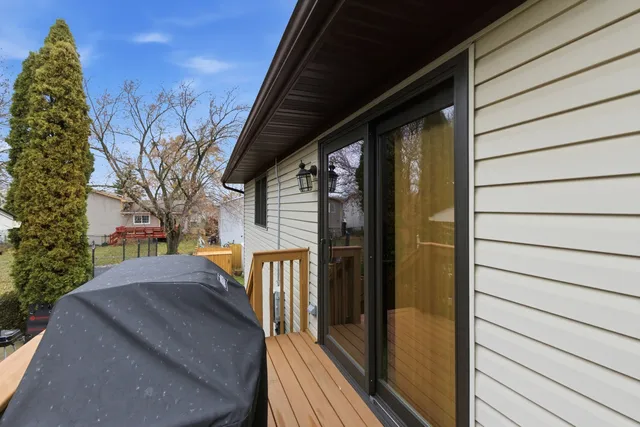 $379,900 | 1688 President Street, Glendale Heights, IL 60139