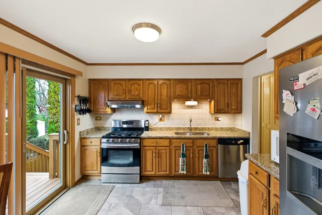 $379,900 | 1688 President Street, Glendale Heights, IL 60139