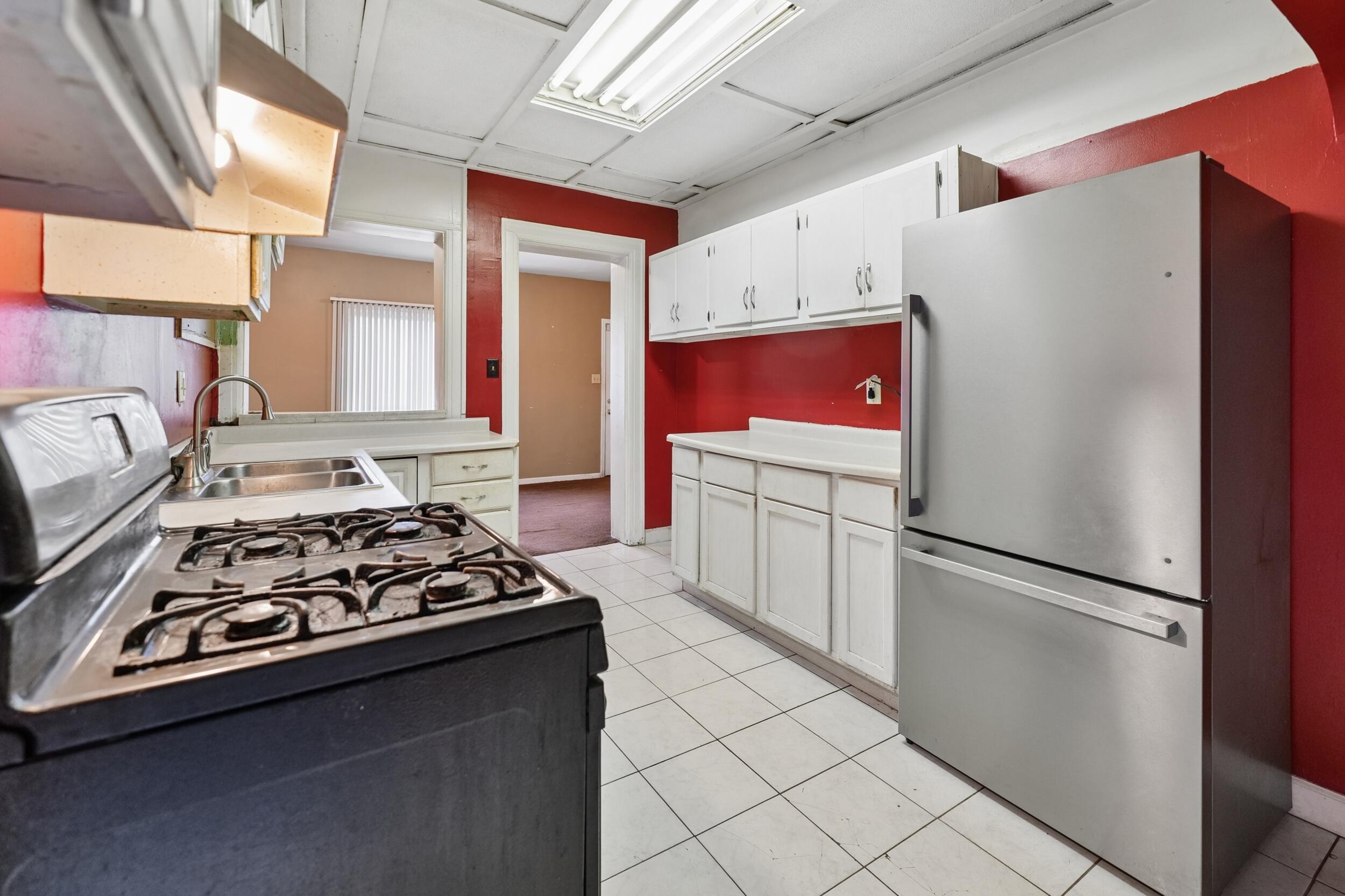 568 Johnson Street Gary, IN 46402 - Photo 10 of 24 2500x1666