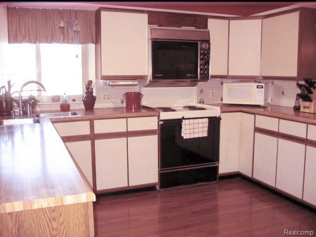 3702 North Road North Street, MI 48049 - Photo 8 of 20 KIT. II