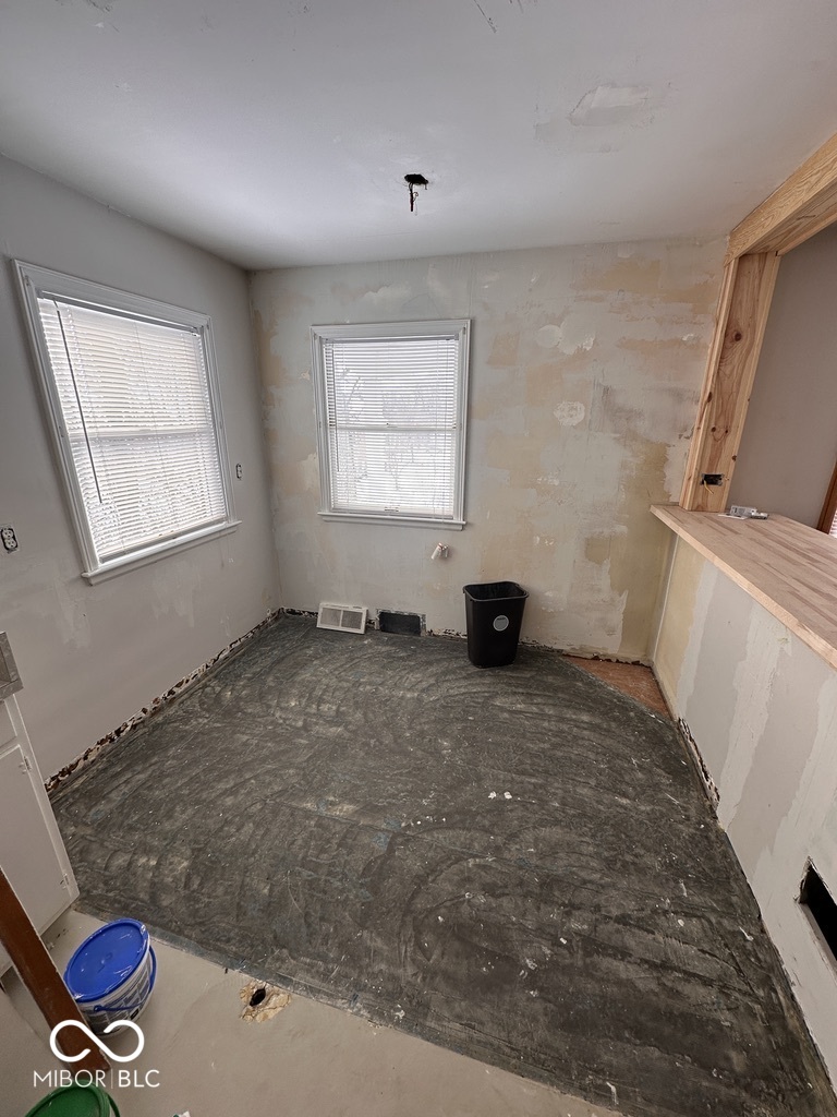604 Walnut Street Anderson, IN 46012 - Photo 6 of 13 Gallery Image 6