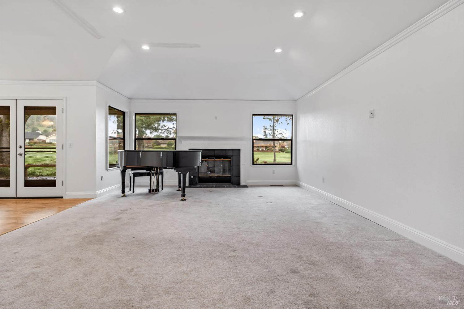 326 Singing Brook Circle Santa Rosa, CA 95409 - Photo 8 of 38