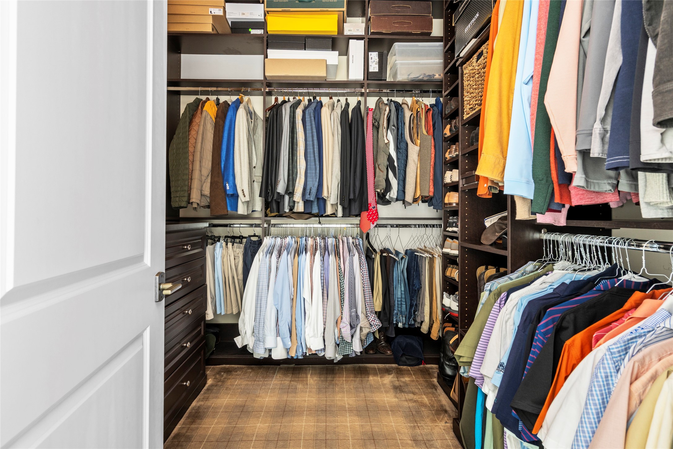 2216 Stanmore Drive Houston, TX 77019 - Photo 28 of 46 Nicely-sized primary closet 1 is found tucked inside the bath.