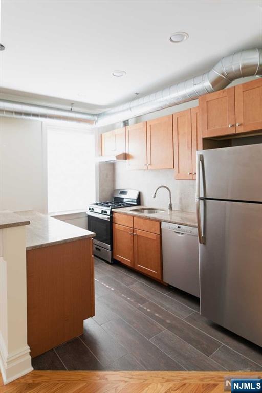 855 Broad Avenue, Unit 25 Ridgefield, NJ 07657 - Photo 3 of 29