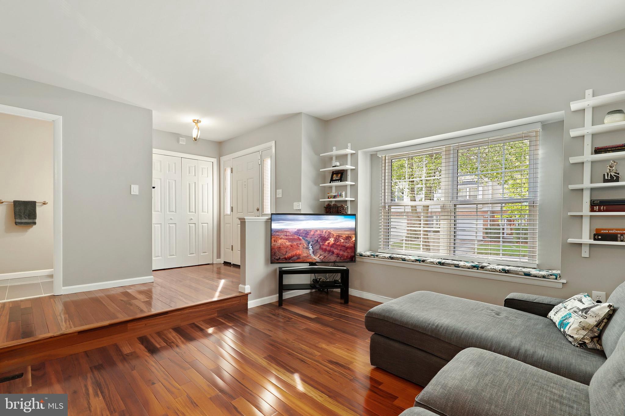 18419 Hallmark Court Gaithersburg, MD 20879 - Photo 4 of 50