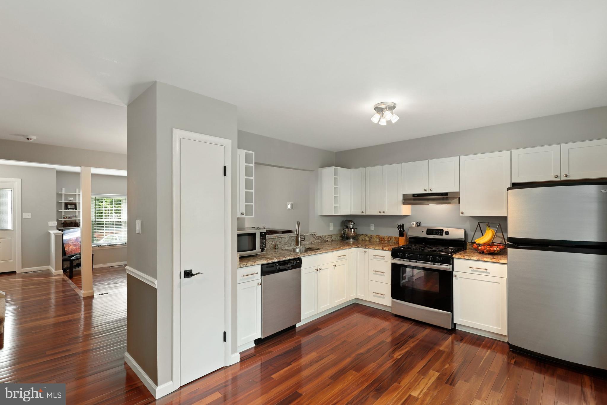 18419 Hallmark Court Gaithersburg, MD 20879 - Photo 9 of 50