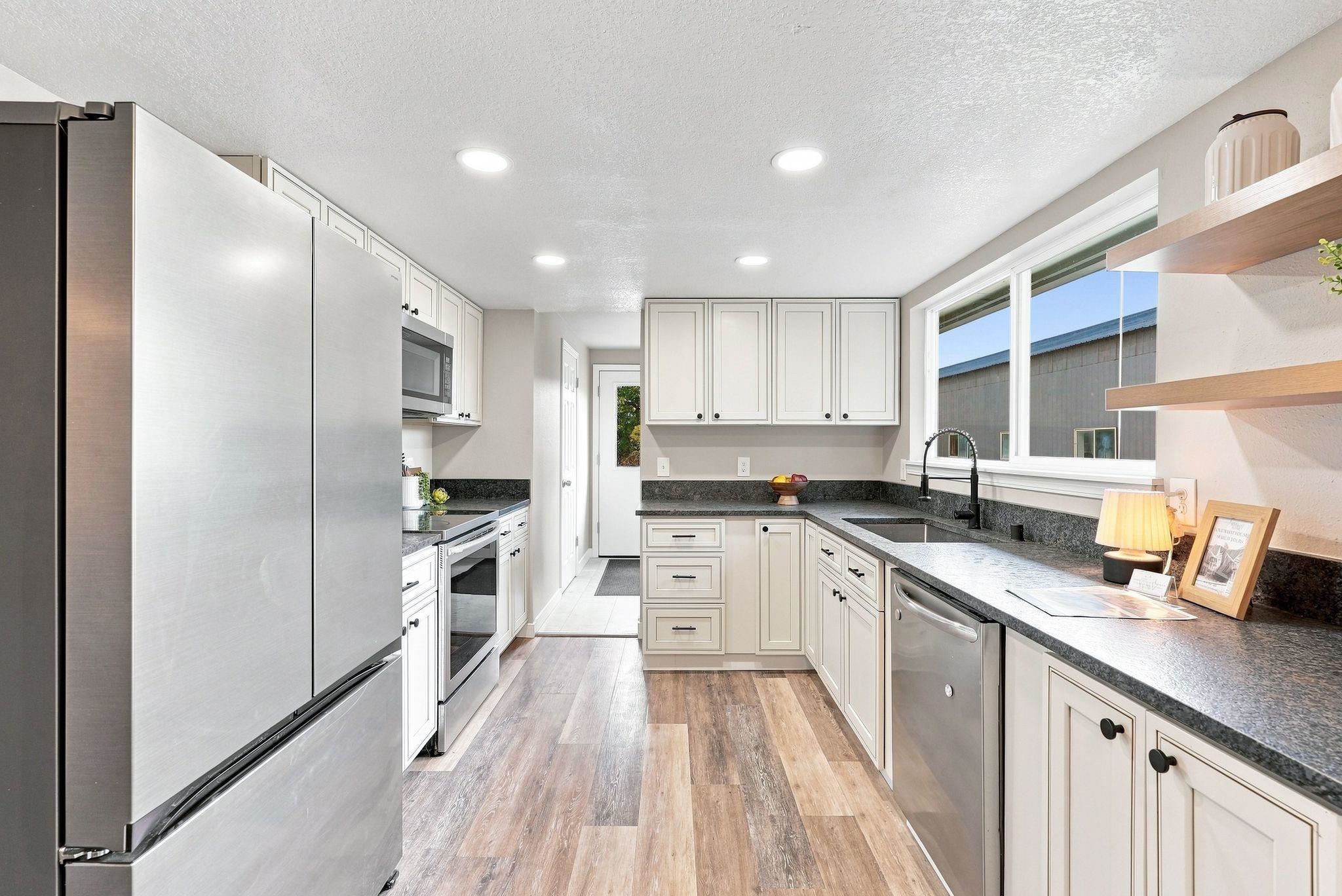 41917 North Sherman Road Deer Park, WA 99006 - Photo 8 of 46 Gallery Image 8