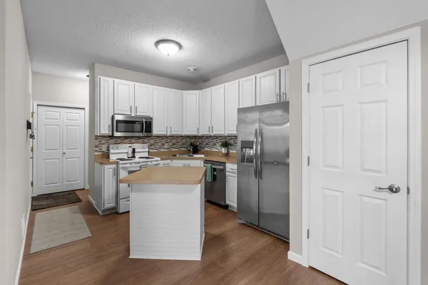 $259,900 | 2504 Country View Drive, Northfield, MN 55057