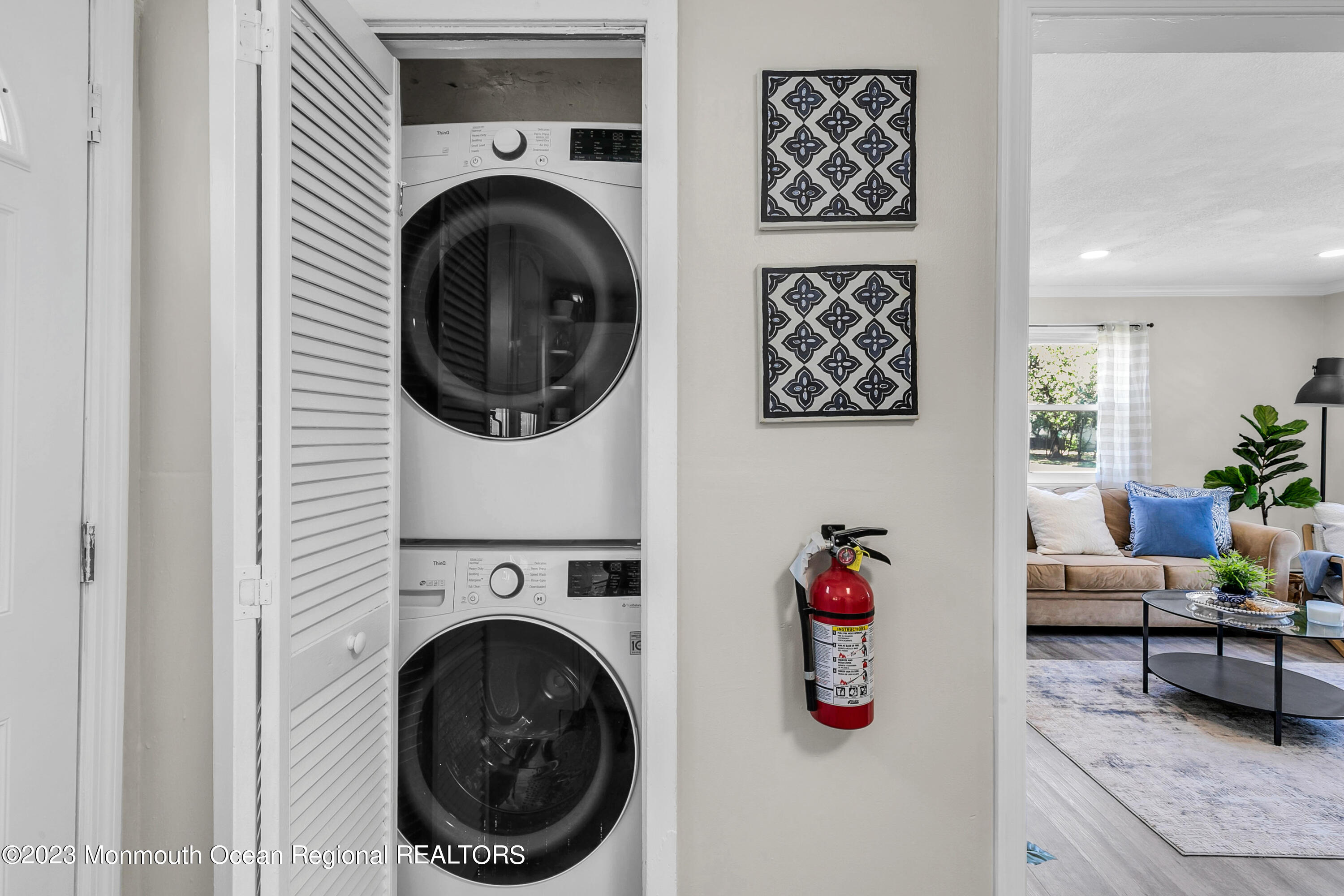 197 Raritan Street Keyport, NJ 07735 - Photo 15 of 28 a view of livingroom with washer and dryer