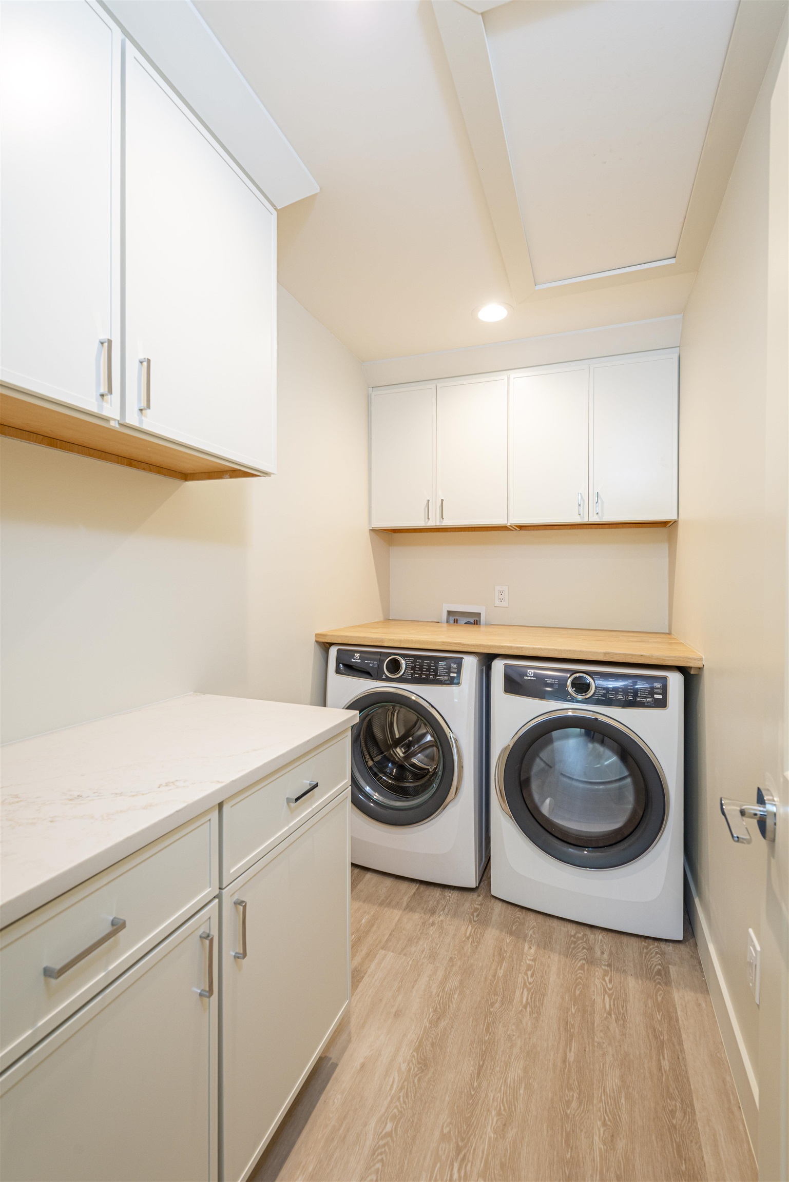 2599 A1A South St. Augustine, FL 32080 - Photo 11 of 17 a utility room with sink dryer and washer