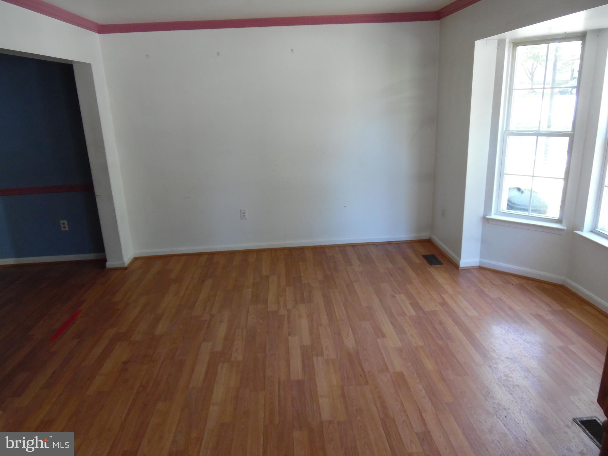 8840 Ritchboro Road District Heights, MD 20747 - Photo 3 of 9 Family Room