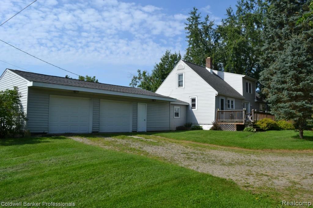 194 North Maple Leaf Road Lapeer, MI 48446 - Photo 3 of 28