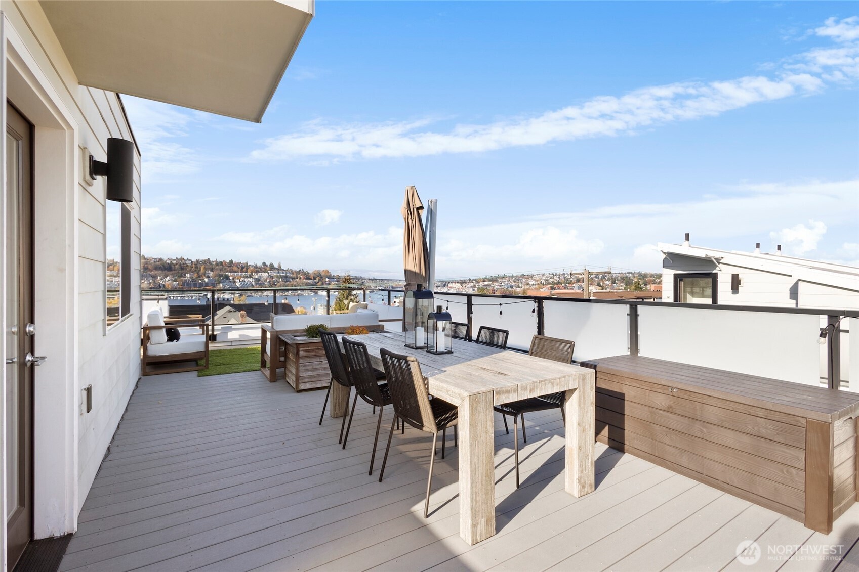 2212 Franklin Avenue East, Unit B Seattle, WA 98102 - Photo 30 of 32 a view of a terrace with furniture