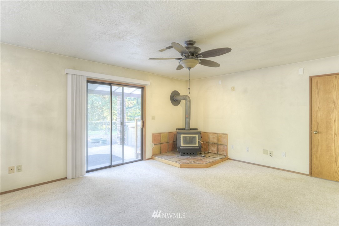13648 Littlerock Road Southwest Rochester, WA 98579 - Photo 9 of 25
