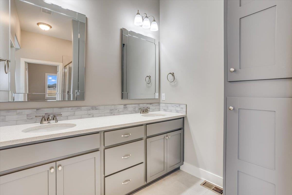 1217 South Gateway Street Wichita, KS 67230 - Photo 22 of 36