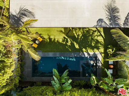$4,050,000 | 157 South Lucerne Boulevard, Los Angeles, CA 90004