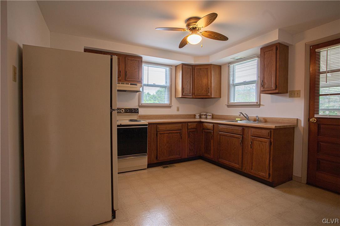 3795 Fireline Road Palmerton, PA 18071 - Photo 9 of 27 Gallery Image 9