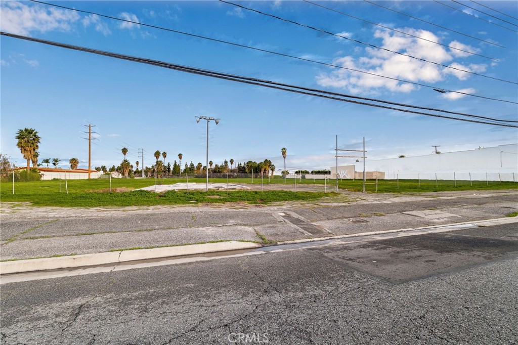 7509 Arlington Riverside, CA 92503 - Photo 17 of 27 a view of a building