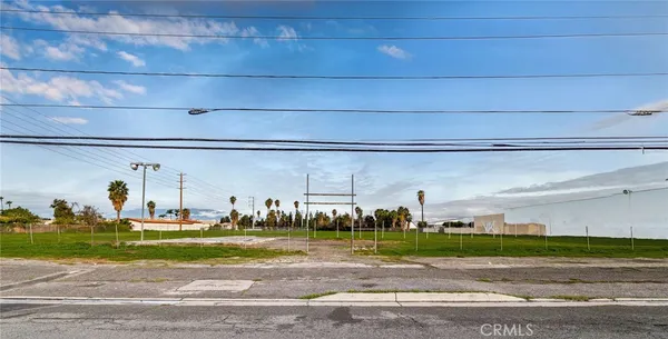 a view of a yard