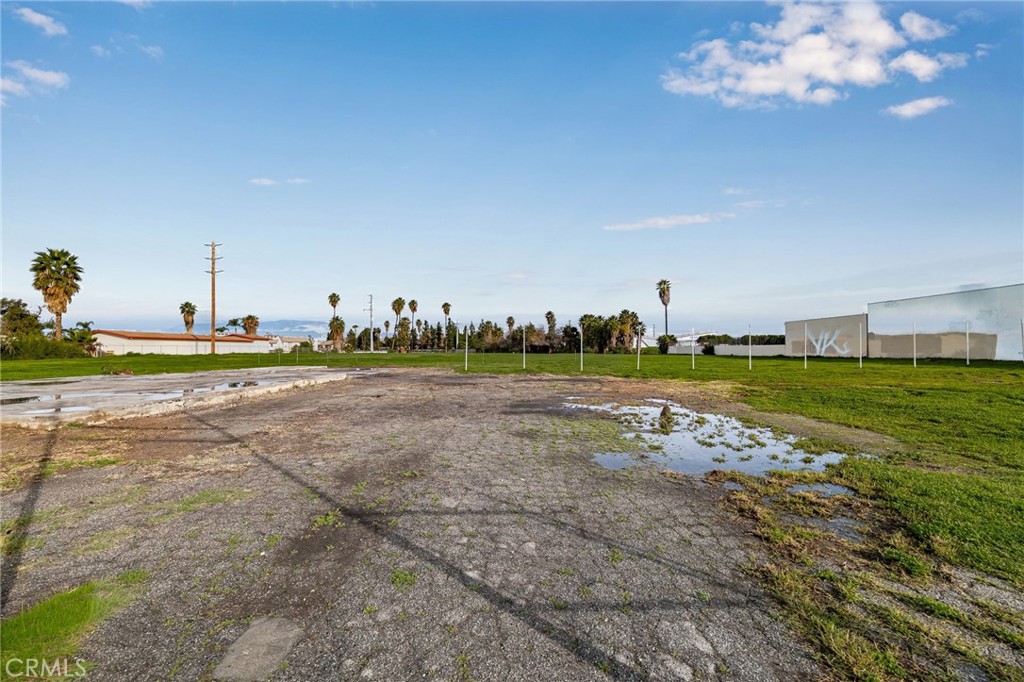 7509 Arlington Riverside, CA 92503 - Photo 22 of 27 a view of a building