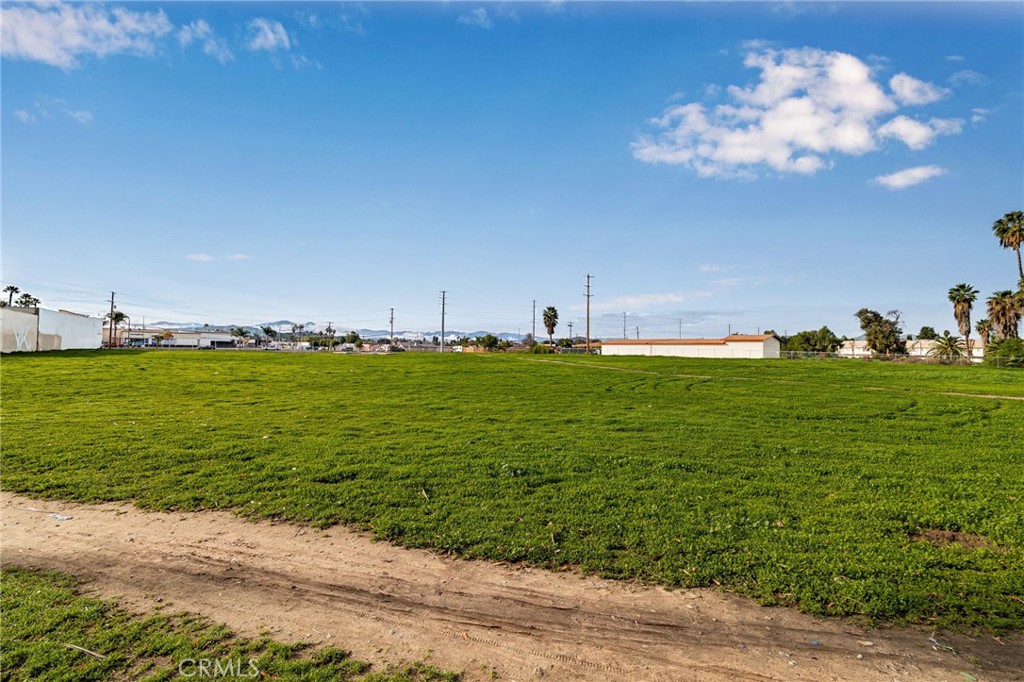 7509 Arlington Riverside, CA 92503 - Photo 26 of 27 a view of a building