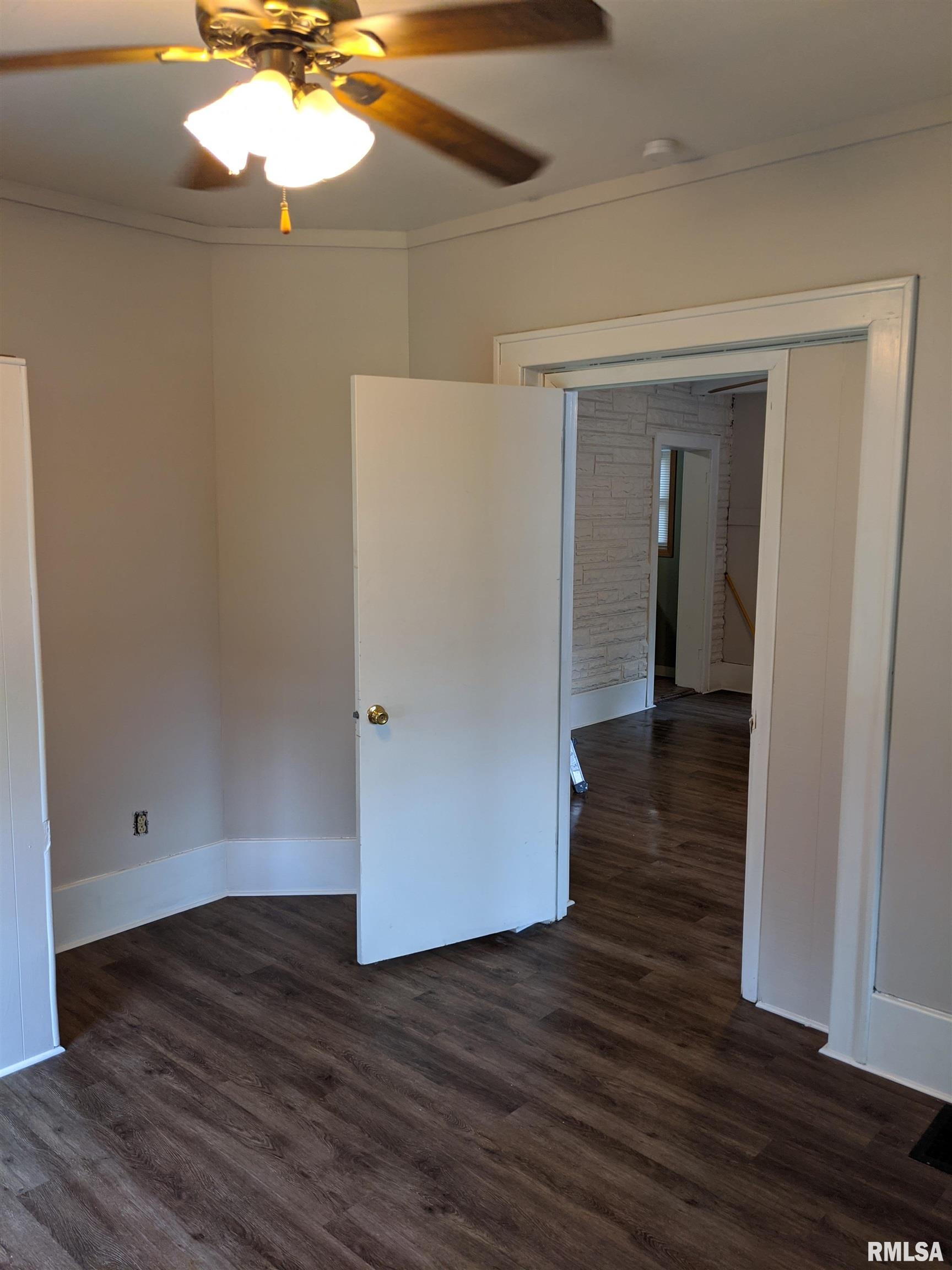 405 West Murray Street Macomb, IL 61455 - Photo 5 of 24