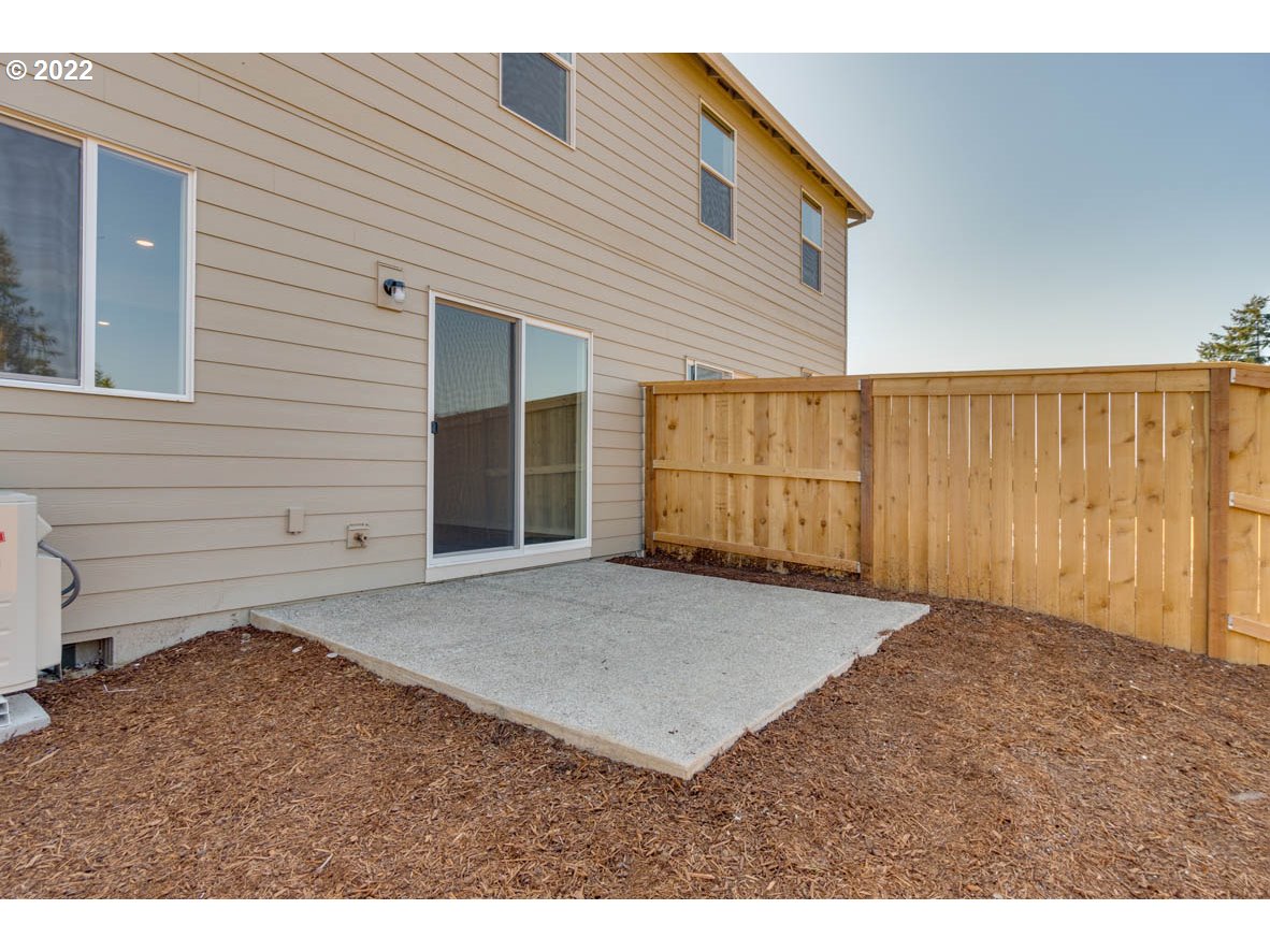 2810 North 3rd Way Ridgefield, WA 98642 - Photo 16 of 20 a view of a backyard of the house