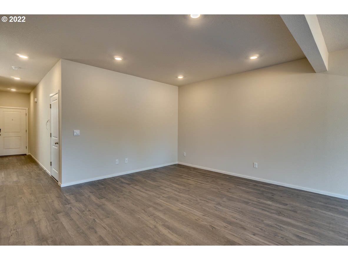 2810 North 3rd Way Ridgefield, WA 98642 - Photo 3 of 20 a view of an empty room