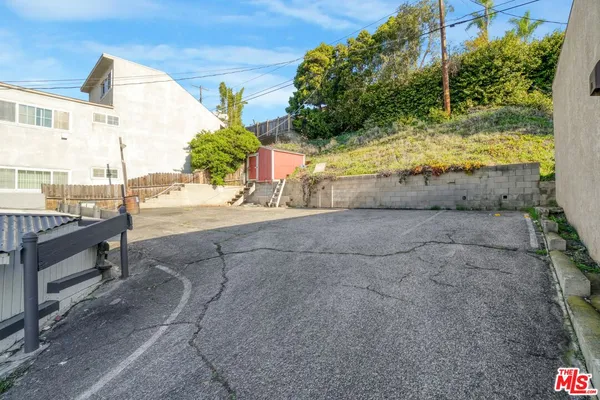 a buildings covered with tall buildings