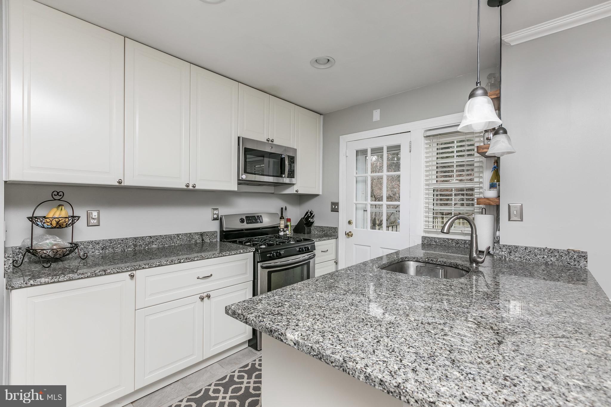 1811 Loch Shiel Road Baltimore, MD 21286 - Photo 5 of 16 Kitchen