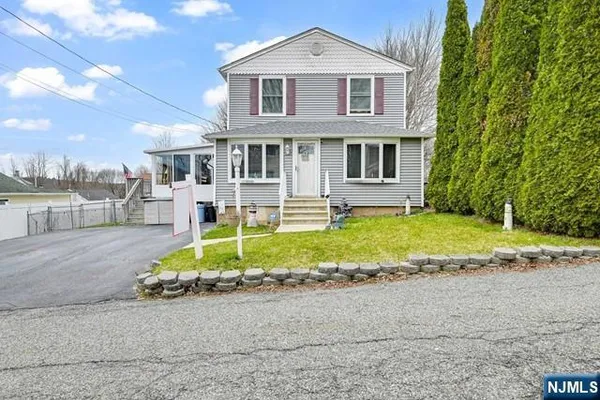 $450,000 | 22 Glenridge Road, West Milford, NJ 07421