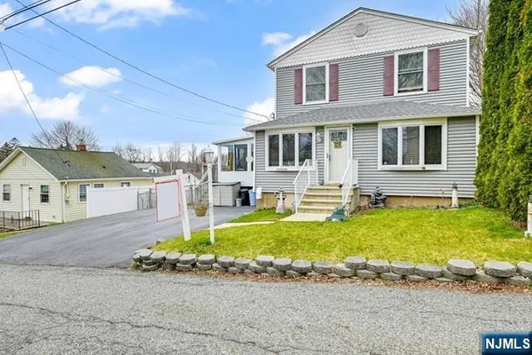 $450,000 | 22 Glenridge Road, West Milford, NJ 07421