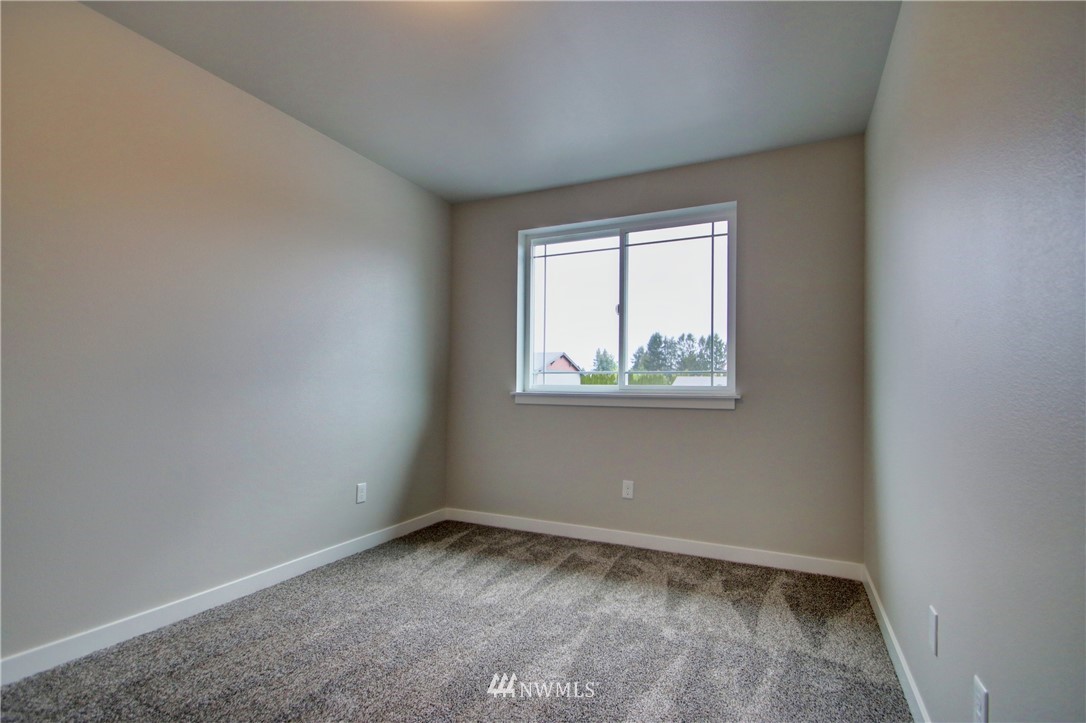 705 Peterson Road Burlington, WA 98233 - Photo 27 of 30 an empty room with a window