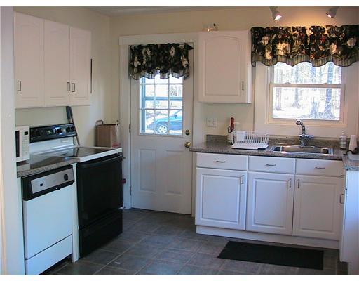 198 Mountain Road Denmark, ME 04022 - Photo 8 of 25 Kitchen.