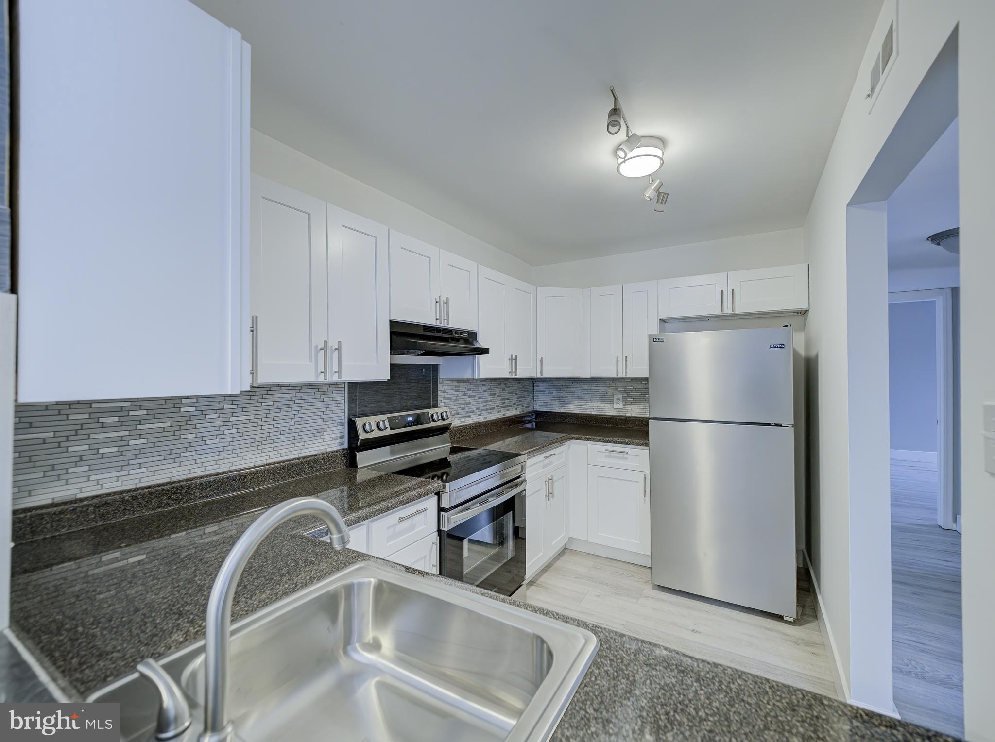 25 South Church Road, Unit 138 Maple Shade, NJ 08052 - Photo 6 of 19 Kitchen