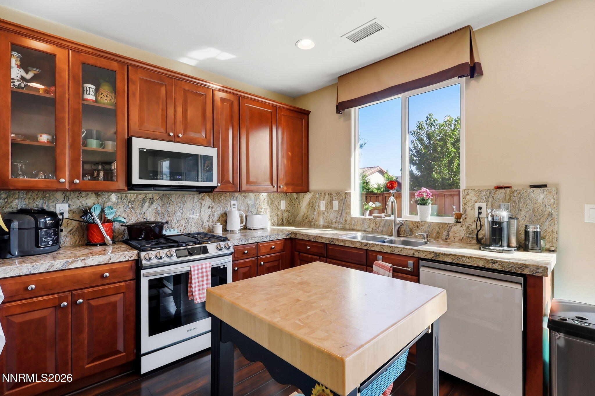 535 Pesaro Way Reno, NV 89521 - Photo 10 of 43 28-web-or-mls-IMG_2412_autoremove_447504