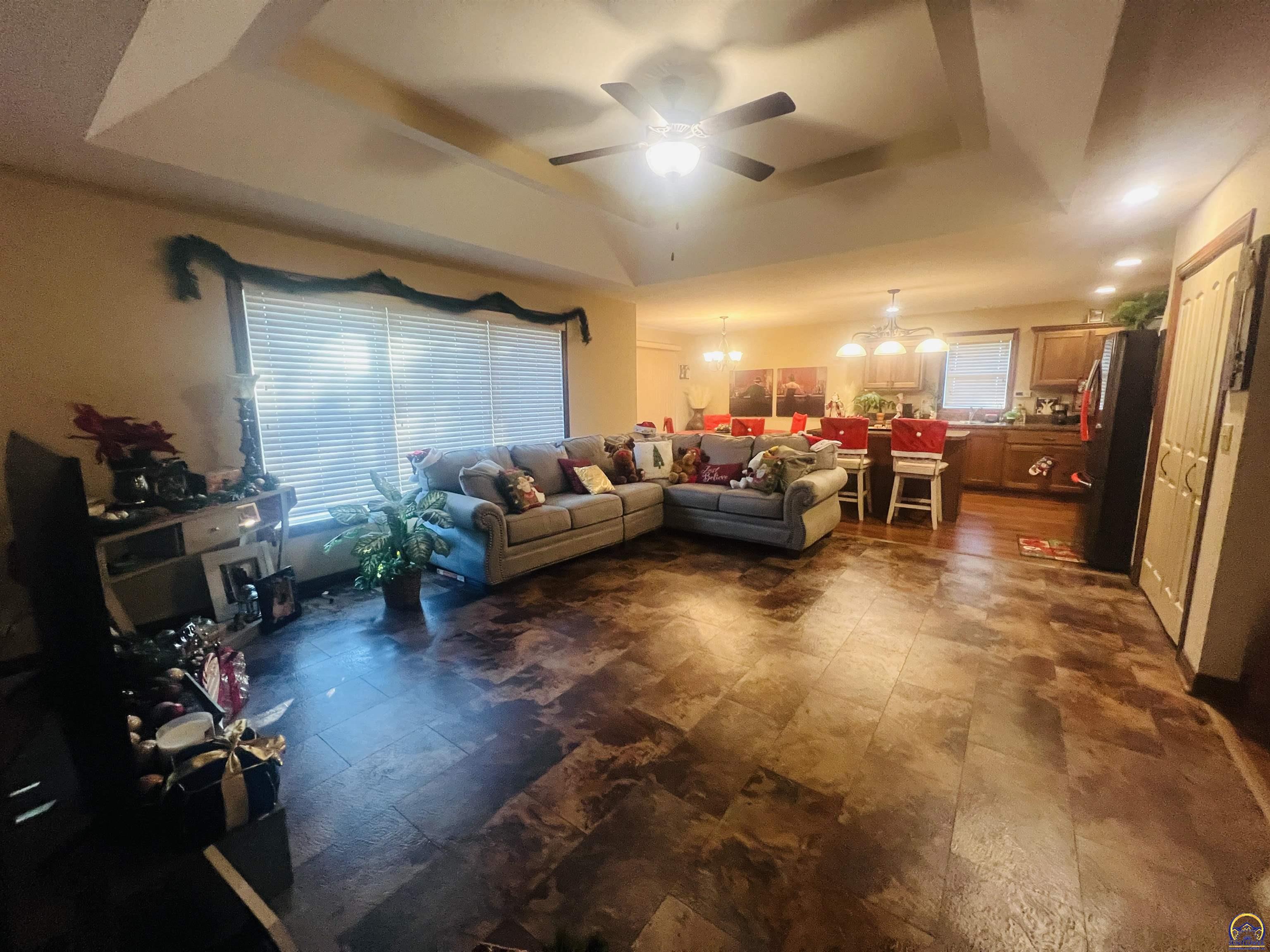 6005 Southwest 44th Street Topeka, KS 66610 - Photo 11 of 70