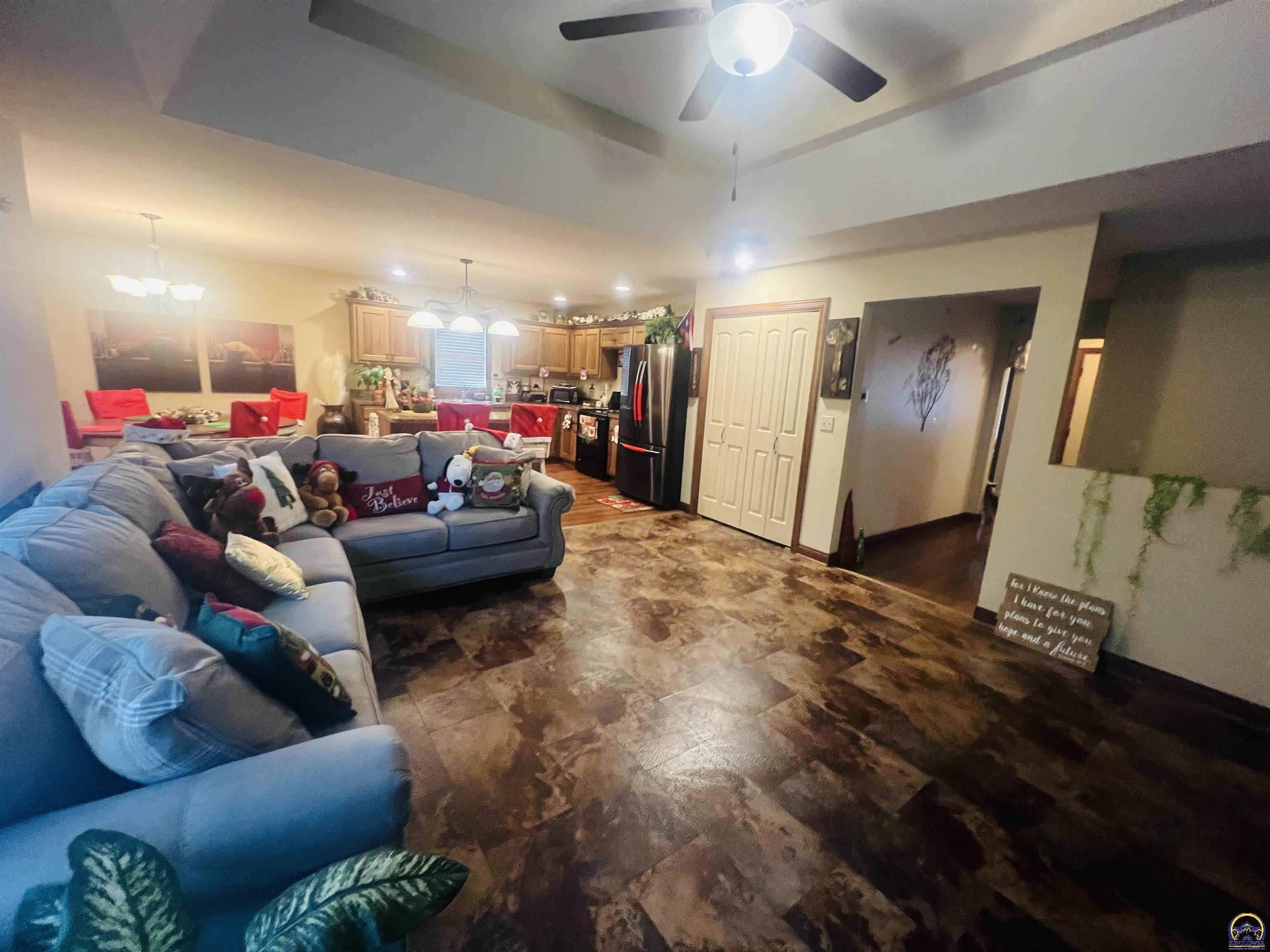 6005 Southwest 44th Street Topeka, KS 66610 - Photo 12 of 70