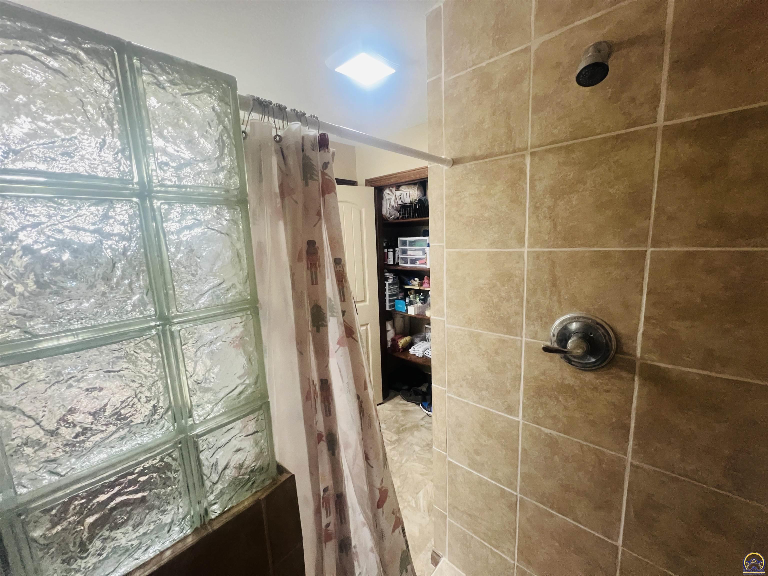 6005 Southwest 44th Street Topeka, KS 66610 - Photo 24 of 70