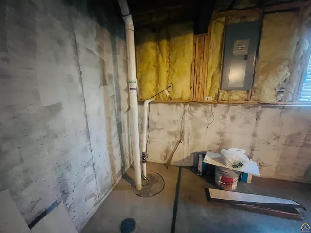 $310,000 | 6005 Southwest 44th Street, Topeka, KS 66610