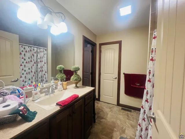 $310,000 | 6005 Southwest 44th Street, Topeka, KS 66610