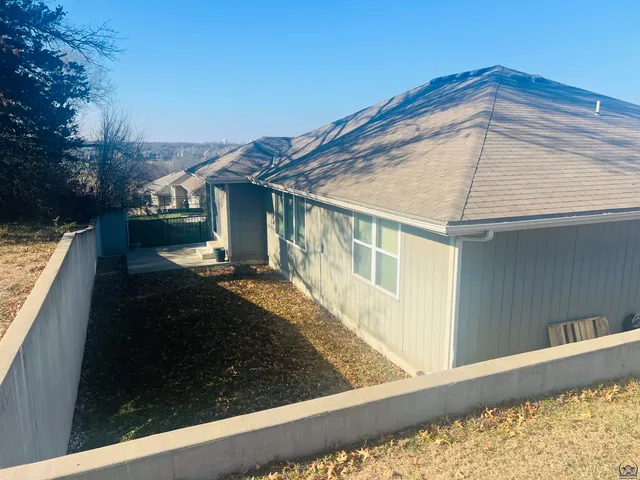 $310,000 | 6005 Southwest 44th Street, Topeka, KS 66610