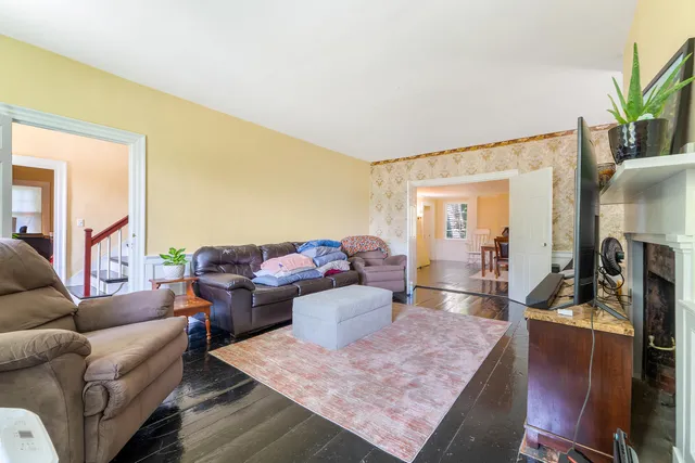 $649,000 | 83 Bath Road, Wiscasset, ME 04578